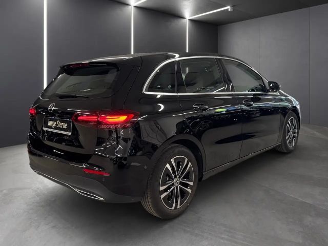 Mercedes-Benz B 200 Progressive Sedan