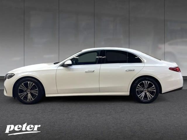 Mercedes-Benz E 200 4MATIC AVANTGARDE Sedan