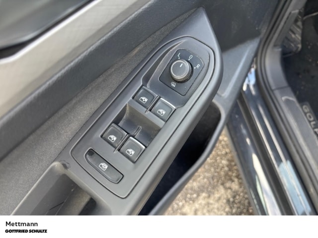 Volkswagen Golf DSG Life Variant e-Golf