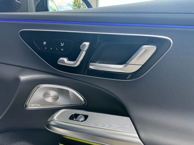 Mercedes-Benz E 220 4MATIC E 220 d Sedan