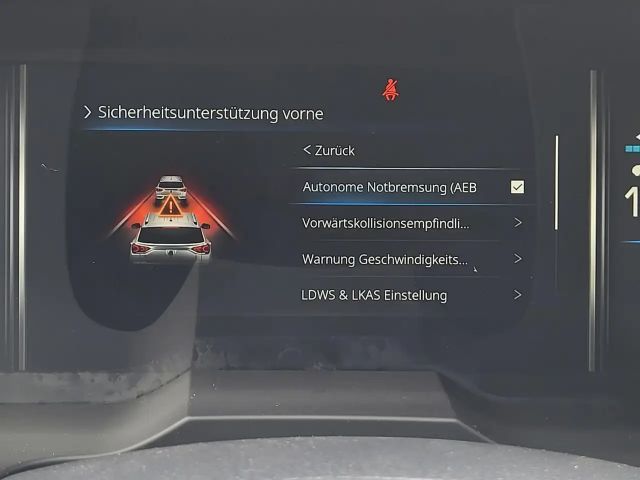 SsangYong Korando eMotion TITANIUM+ACC+LED+VERKEHRSZEICHEN