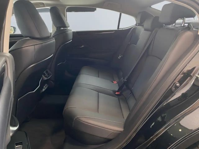 Lexus ES Business Line