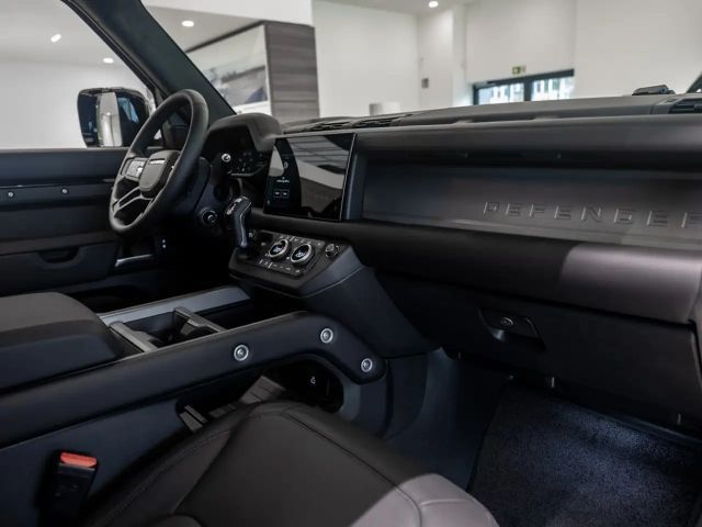 Land Rover Defender 110