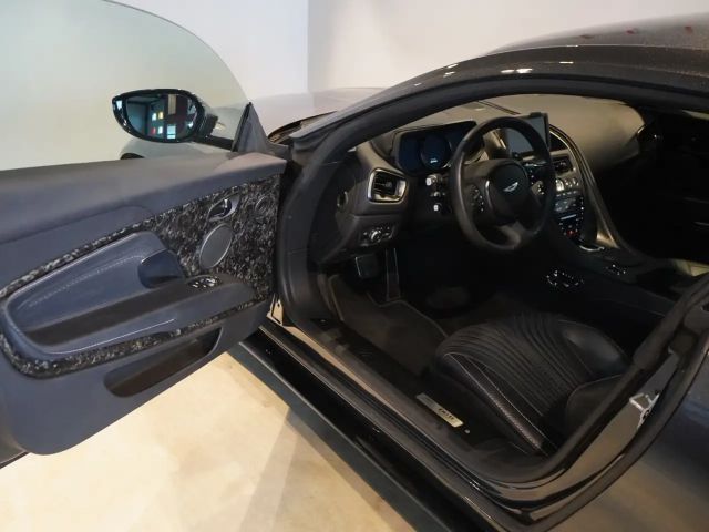 Aston Martin DB11 V8