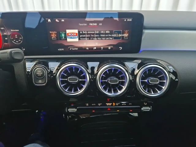 Mercedes-Benz A 180 AMG Line