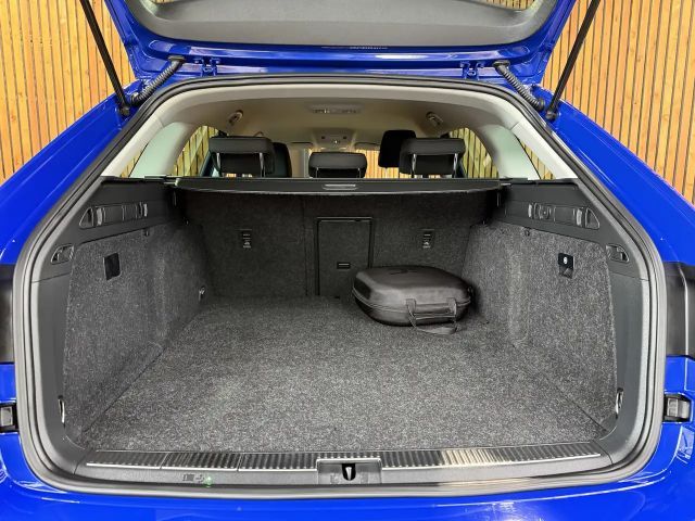 Skoda Superb Combi iV