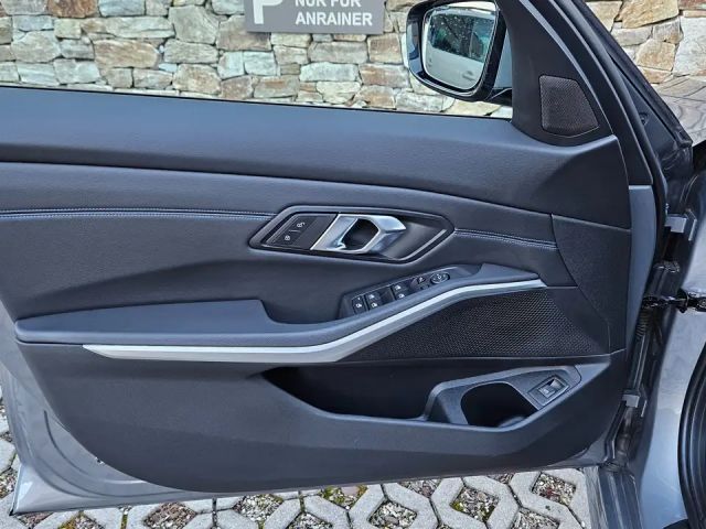 BMW 330 330i Touring xDrive