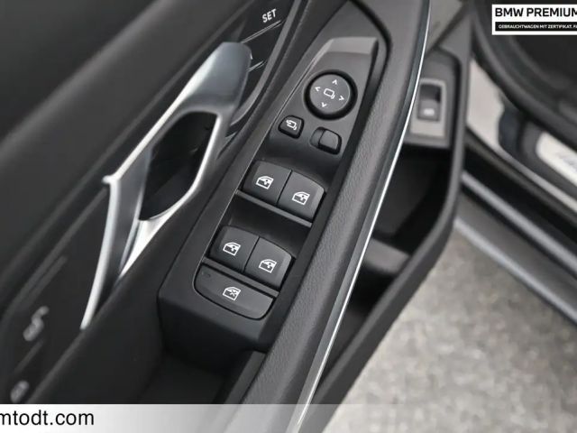 BMW 330 330e M-Sport xDrive