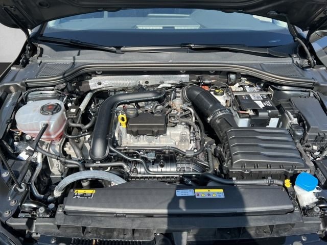 Volkswagen Golf 1.0 TSI Life Variant