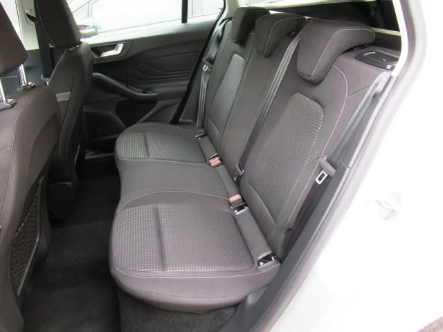 Ford Focus Cool & Connect EcoBoost Wagon