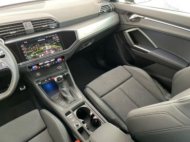 Audi Q3 35 TDI Business S-Line