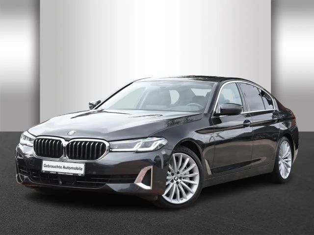 BMW 530 530d Luxury Line Sedan xDrive