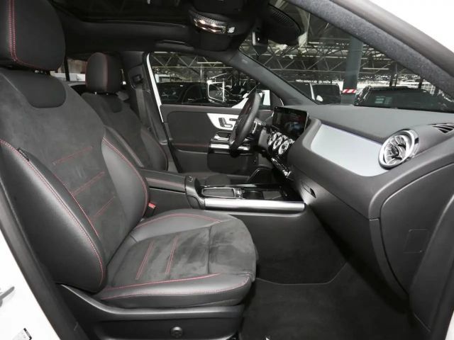 Mercedes-Benz GLA 200 AMG Line