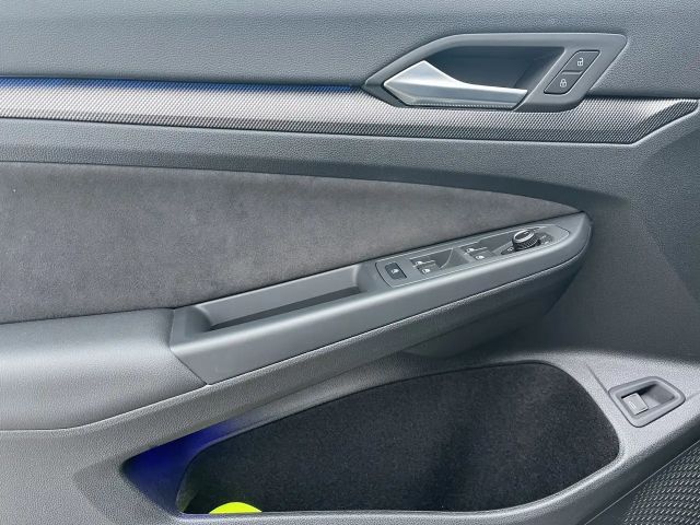 Volkswagen Golf 1.5 TSI R-Line Variant