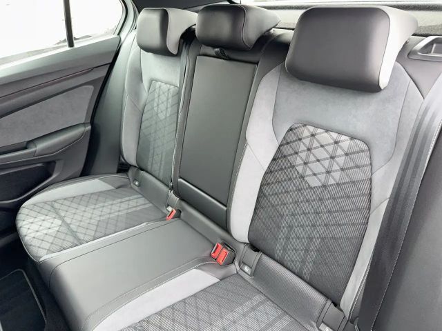 Volkswagen Golf DSG R-Line