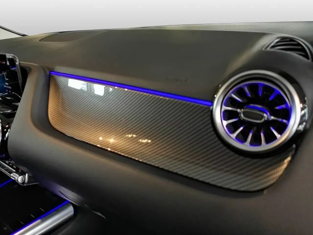 Mercedes-Benz GLA 180 AMG Line