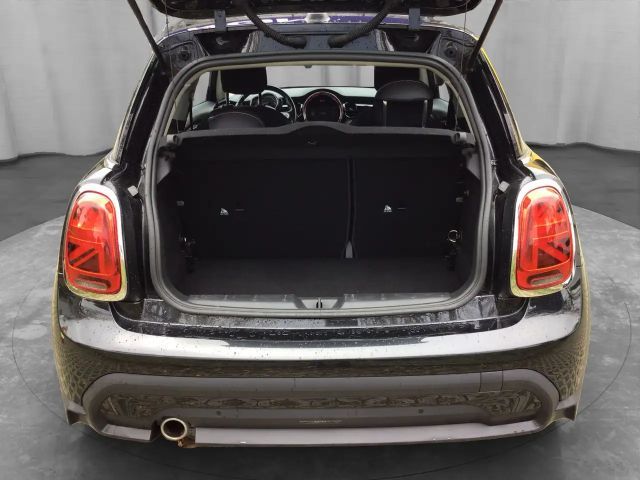 MINI Cooper Automatik 3t. Essential Trim
