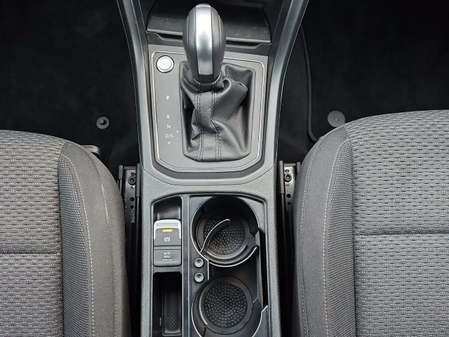 Volkswagen Touran 1.5 TSI DSG IQ.Drive R-Line
