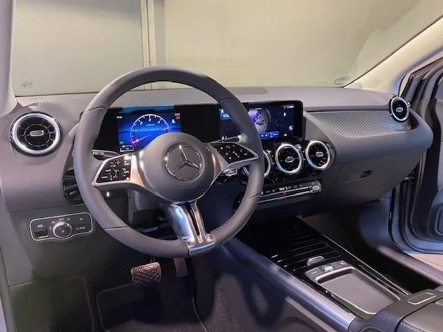 Mercedes-Benz B 200 Progressive Sedan