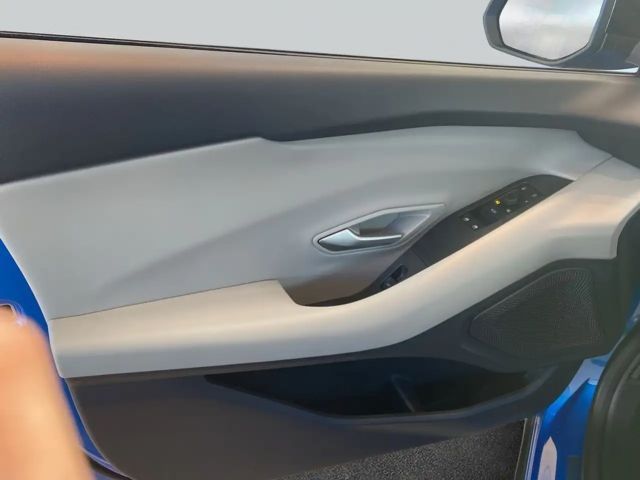 Ford Explorer Extended range RWD