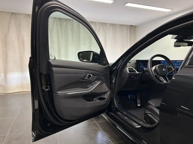 BMW 330 330d M-Sport Sedan xDrive