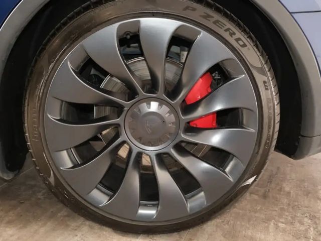 Tesla Model Y AWD Performance