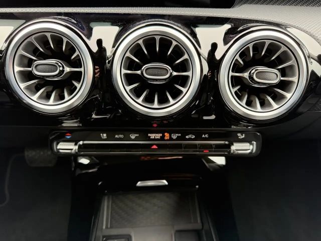 Mercedes-Benz A 180 A 180 d