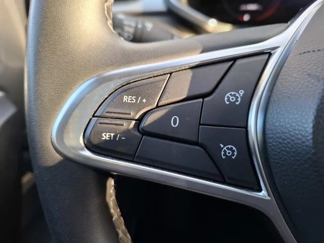 Renault Captur E-Tech Intens