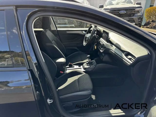 Ford Focus Cool & Connect Wagon