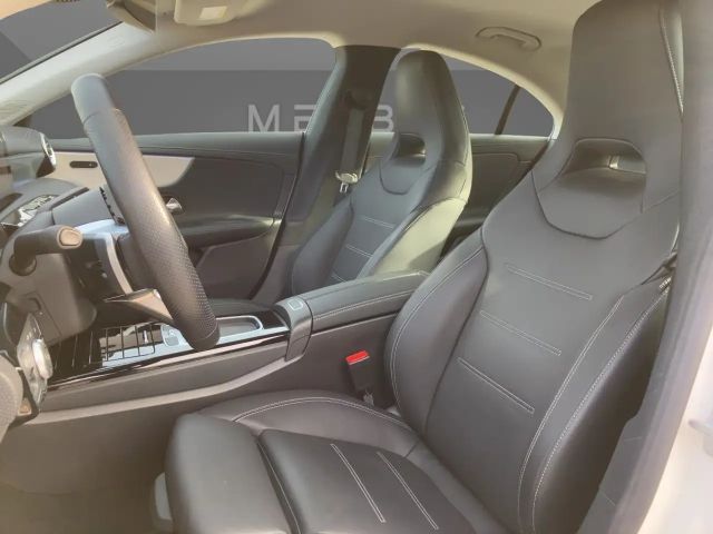 Mercedes-Benz CLA 200 AMG Line CLA 200 d Coupé