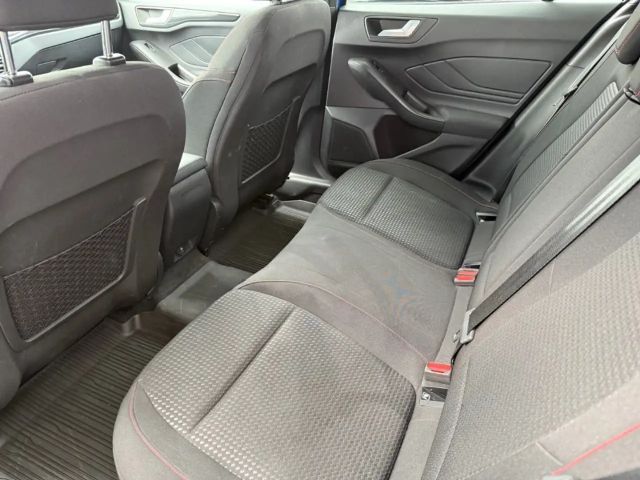 Ford Focus EcoBoost ST Line