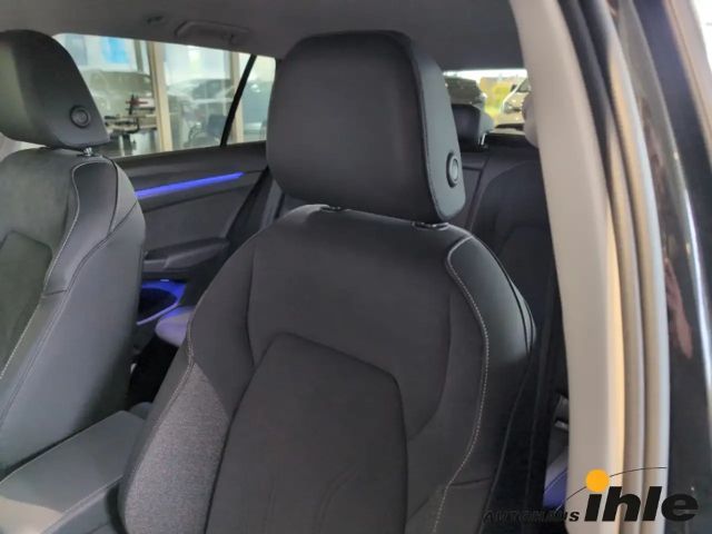 Volkswagen Golf DSG Golf VIII Style Variant