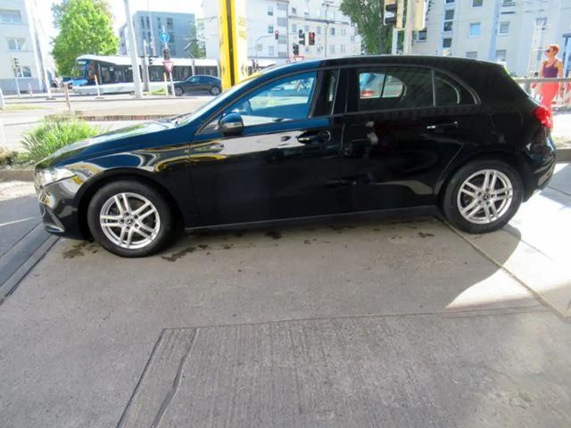 Mercedes-Benz A 200 A 200 d