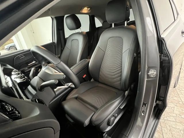 Mercedes-Benz B 180 B 180 d