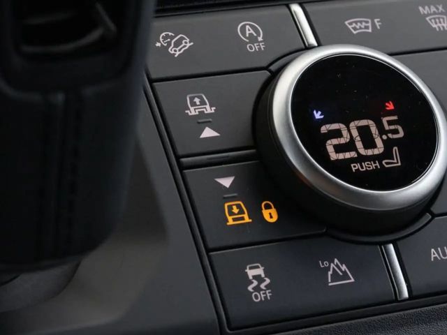 Land Rover Defender 110 D200 Dynamic SE