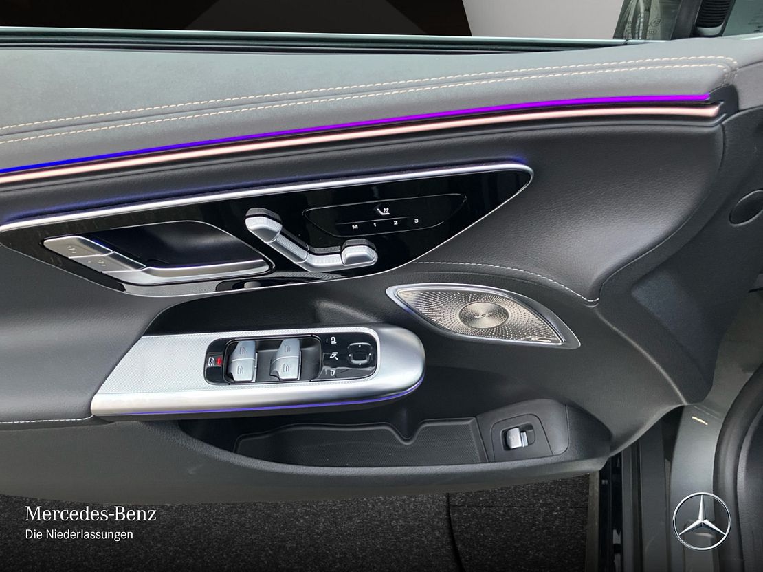 Mercedes-Benz EQE 300 Sedan