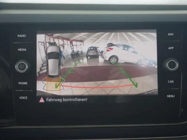 Volkswagen Polo POLO 1,0 TSI 110 PS UNITED NAVI KAMERA SHZ PDC APP