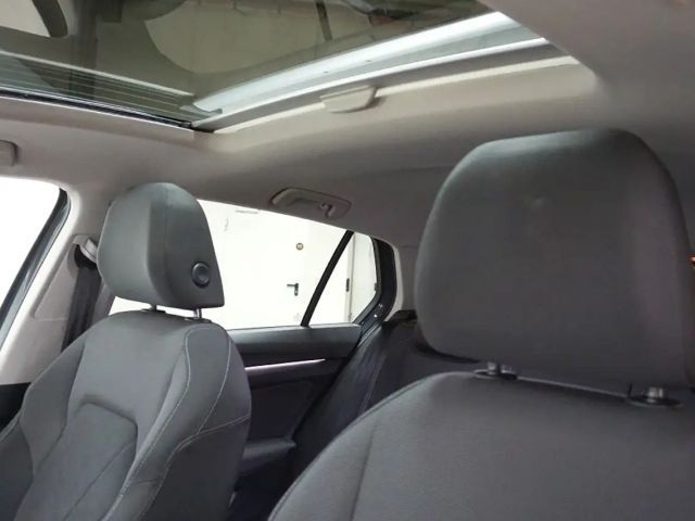 Volkswagen Golf 2.0 TDI DSG Style