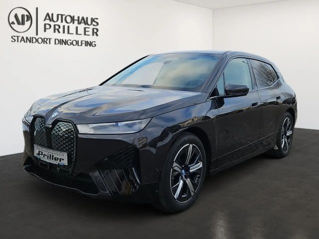BMW iX xDrive