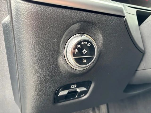 Mercedes-Benz C 180 AVANTGARDE Sedan