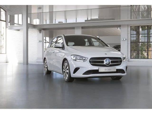 Mercedes-Benz B 250 B 250 e Sedan