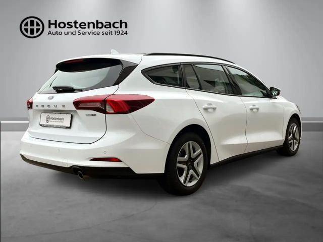 Ford Focus Cool & Connect EcoBoost Wagon