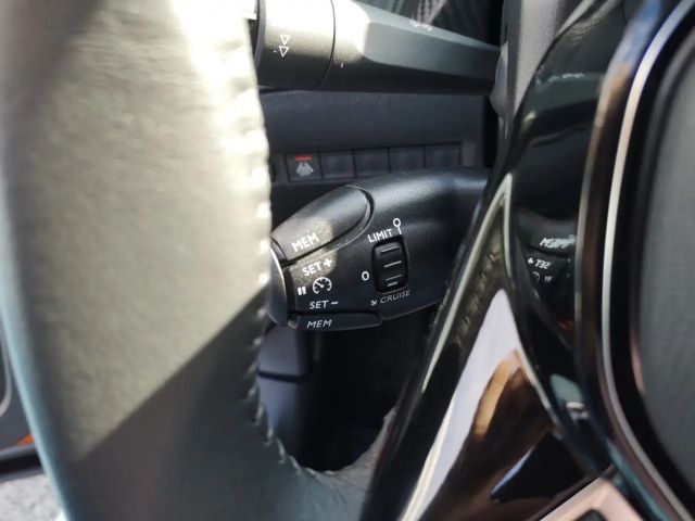 Peugeot E-2008 Allure Pack