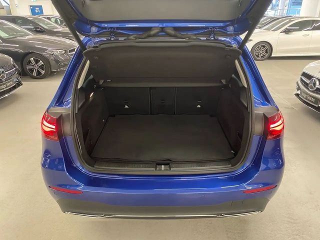 Mercedes-Benz B 200 Progressive Sedan