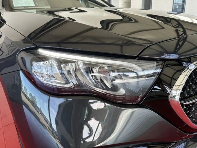 Mercedes-Benz E 200 AMG Line Sedan