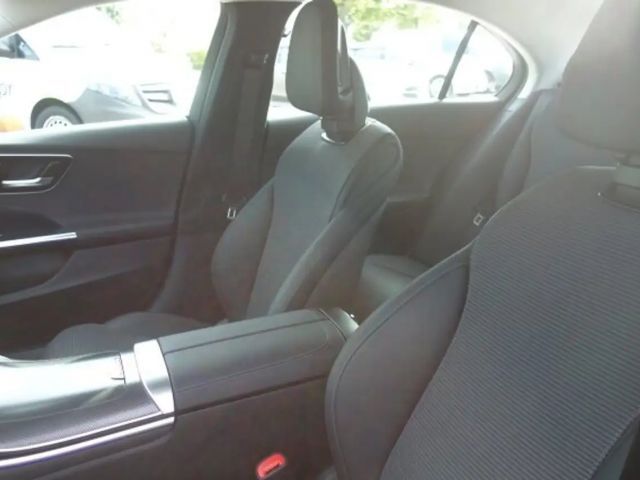 Mercedes-Benz C 180 AVANTGARDE Sedan