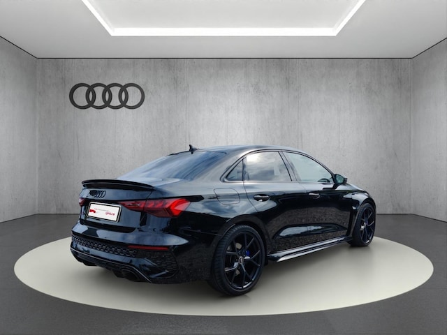 Audi RS3 Quattro S-Tronic Sedan