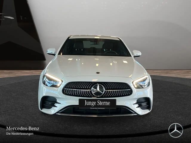 Mercedes-Benz E 220 AMG Line E 220 d Sedan