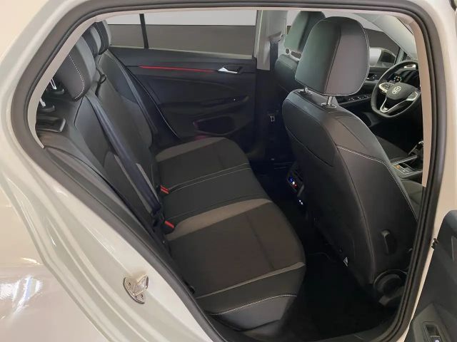 Volkswagen Golf 1.5 TSI BMT Golf VIII