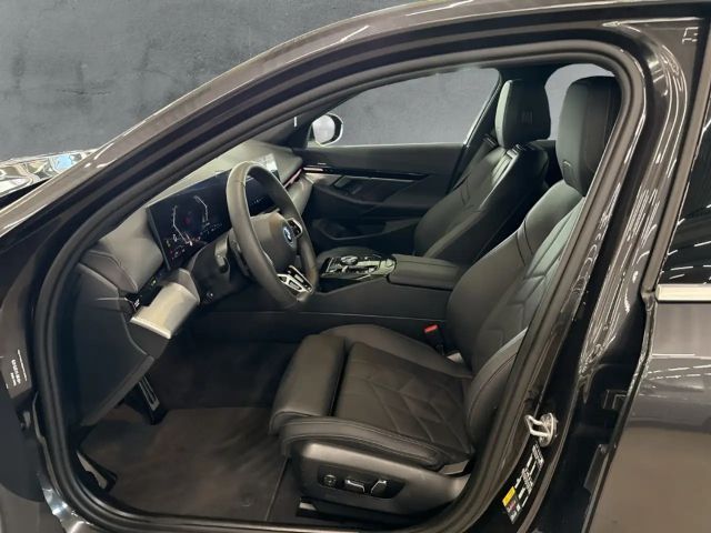 BMW 530 530e M-Sport Sedan